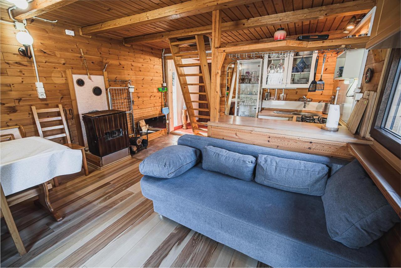 Wooden Cabin Zurej With Hot Tub Bukovje v Babni Gori Экстерьер фото