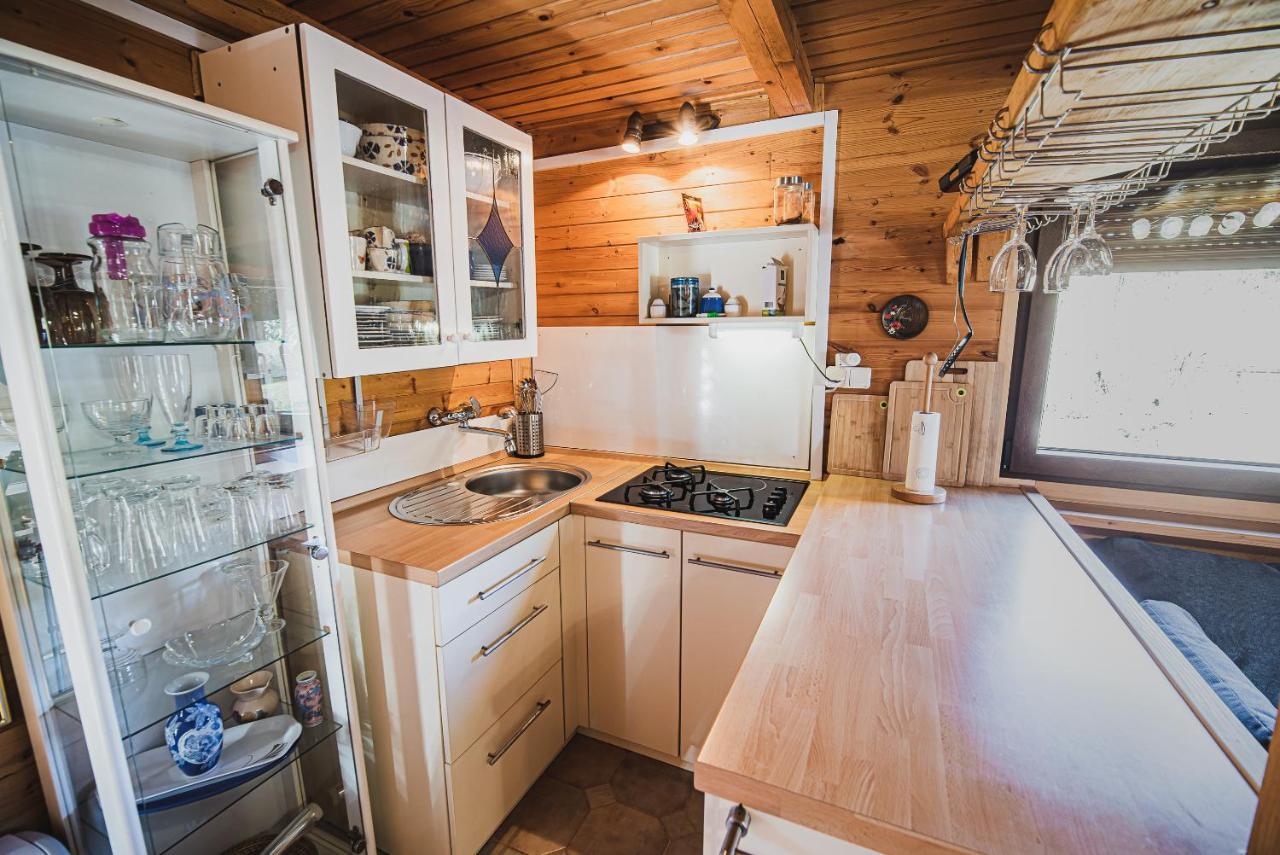 Wooden Cabin Zurej With Hot Tub Bukovje v Babni Gori Экстерьер фото