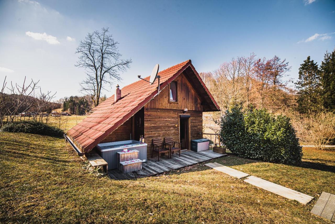 Wooden Cabin Zurej With Hot Tub Bukovje v Babni Gori Экстерьер фото