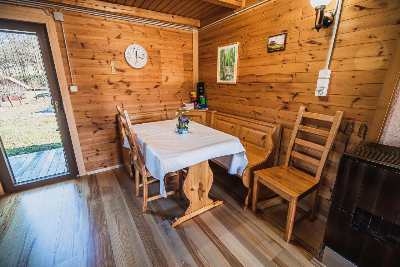 Wooden Cabin Zurej With Hot Tub Bukovje v Babni Gori Экстерьер фото