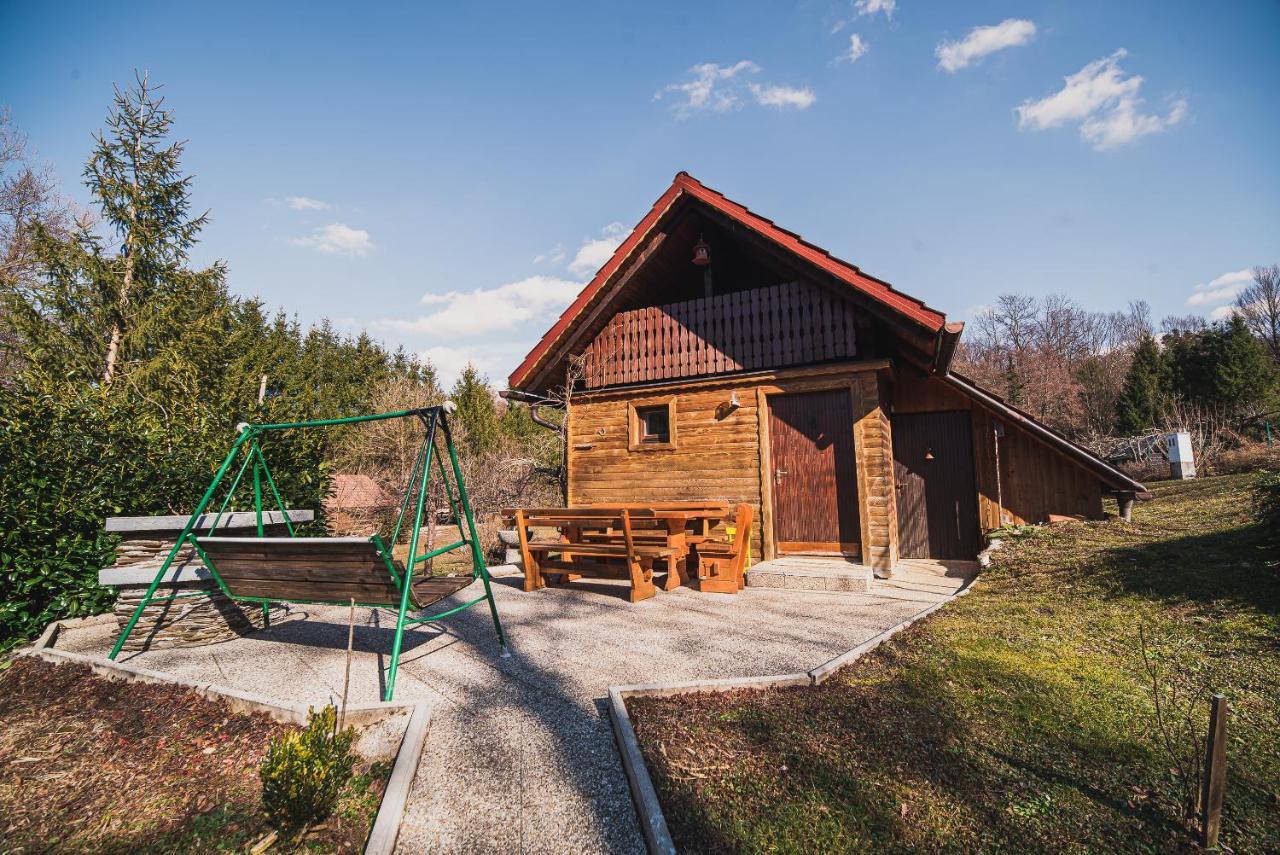 Wooden Cabin Zurej With Hot Tub Bukovje v Babni Gori Экстерьер фото